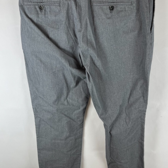 NWT: old navy Athletic Ultimate Built-In Flex Chino Pants (34 x 30) - Picture 8 of 14